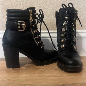 Guess boots